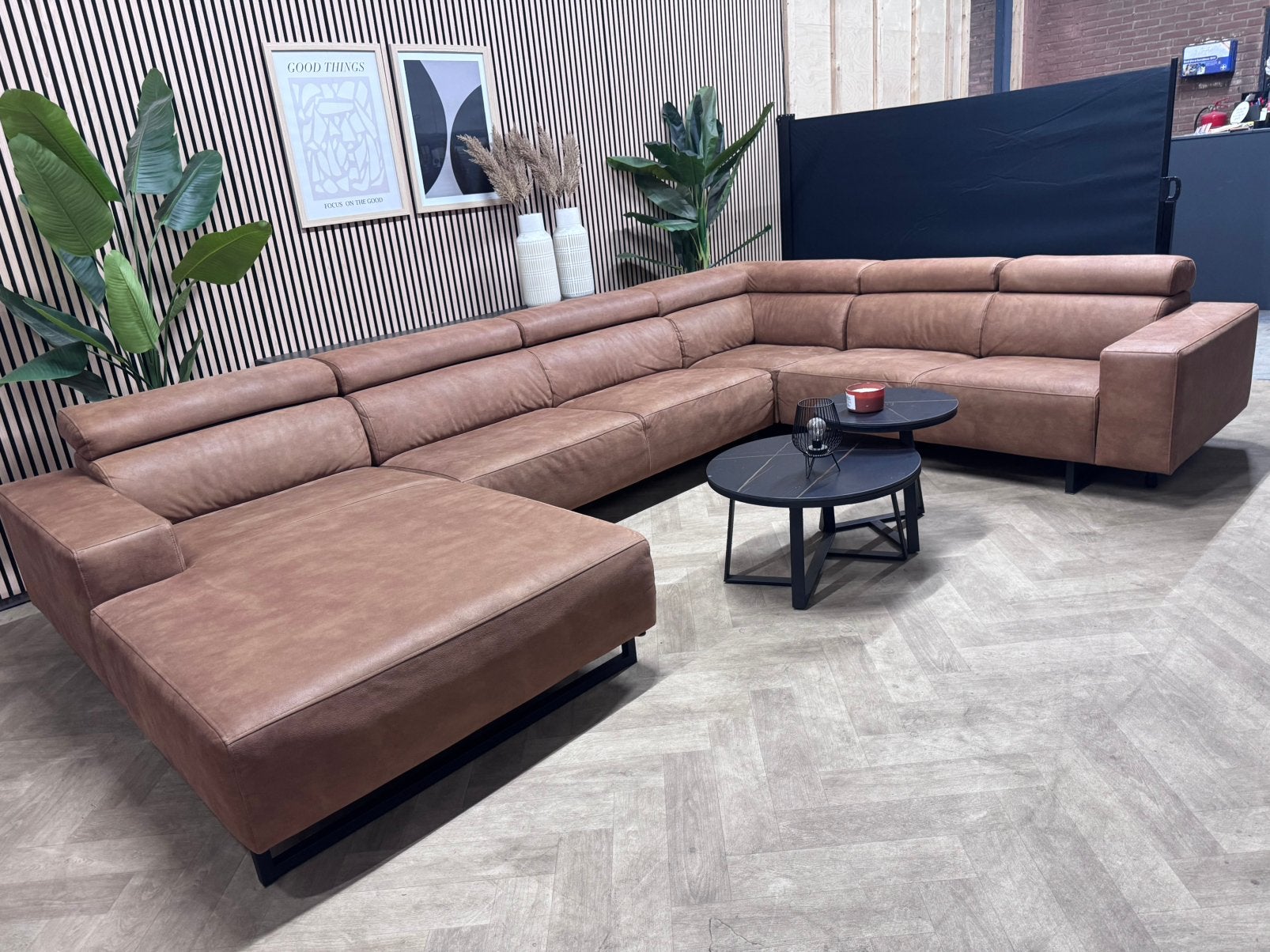ZGAN Woonsquare Richmond U-Bank / Hoekbank - Cognac - 395cm, Huis en Inrichting, Banken | Bankstellen, -, -, Hoekbank, 300 cm of meer