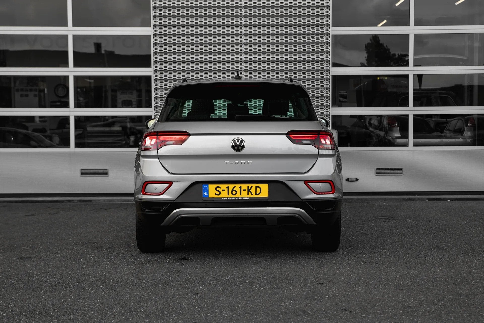 Volkswagen T-Roc 1.0 TSI 110pk Life (bj 2023), Gebruikt, Origineel Nederlands, Bedrijf, LED verlichting