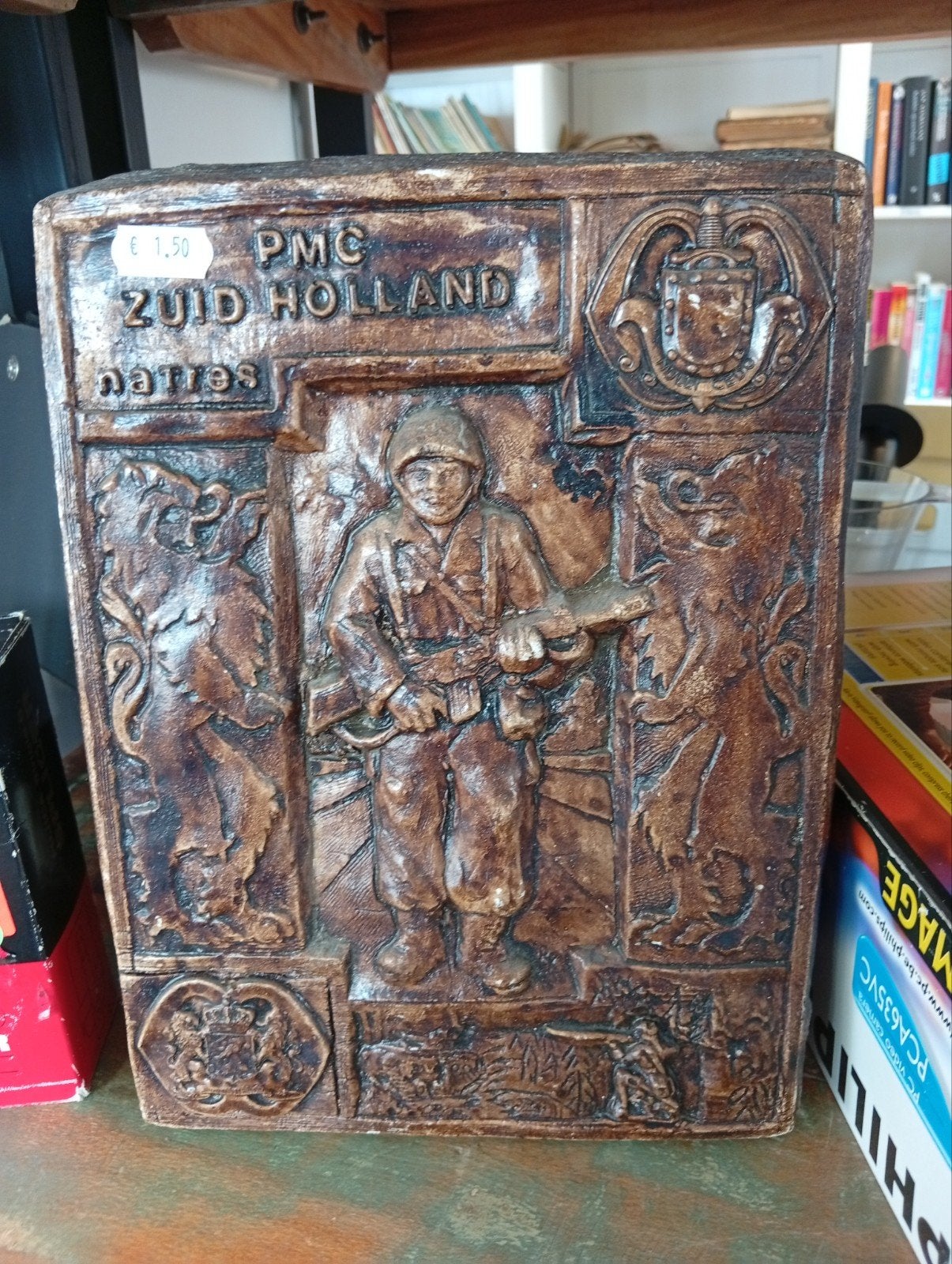 Oud reliëf PMC Zuid Holland soldaat en leeuwen, Ophalen of Verzenden
