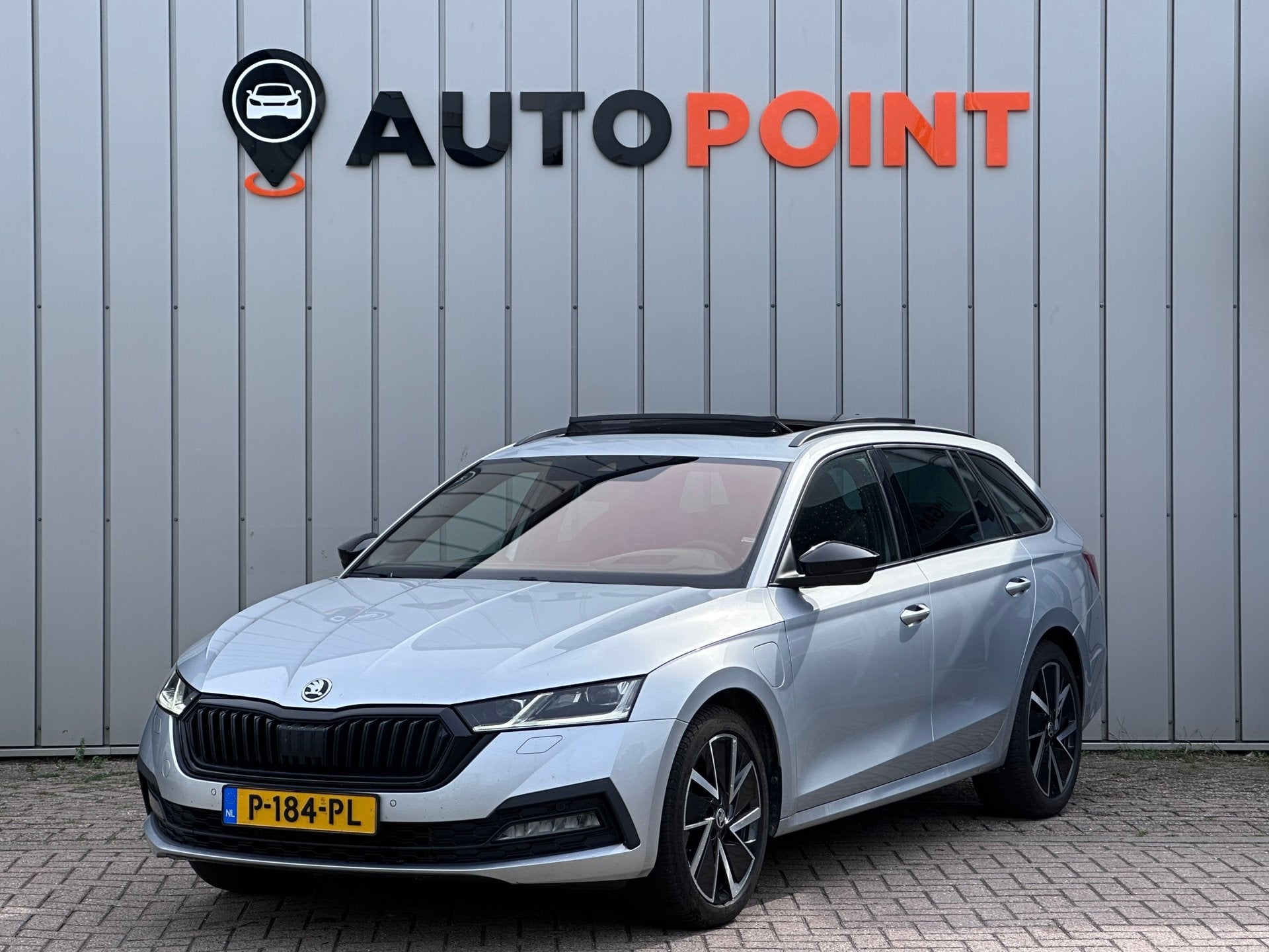 Skoda Octavia Combi 1.4 TSI iV PHEV PANO HEAD-UP VIRTUAL Bus, Dealer onderhouden, Stof, Gebruikt, 150 pk