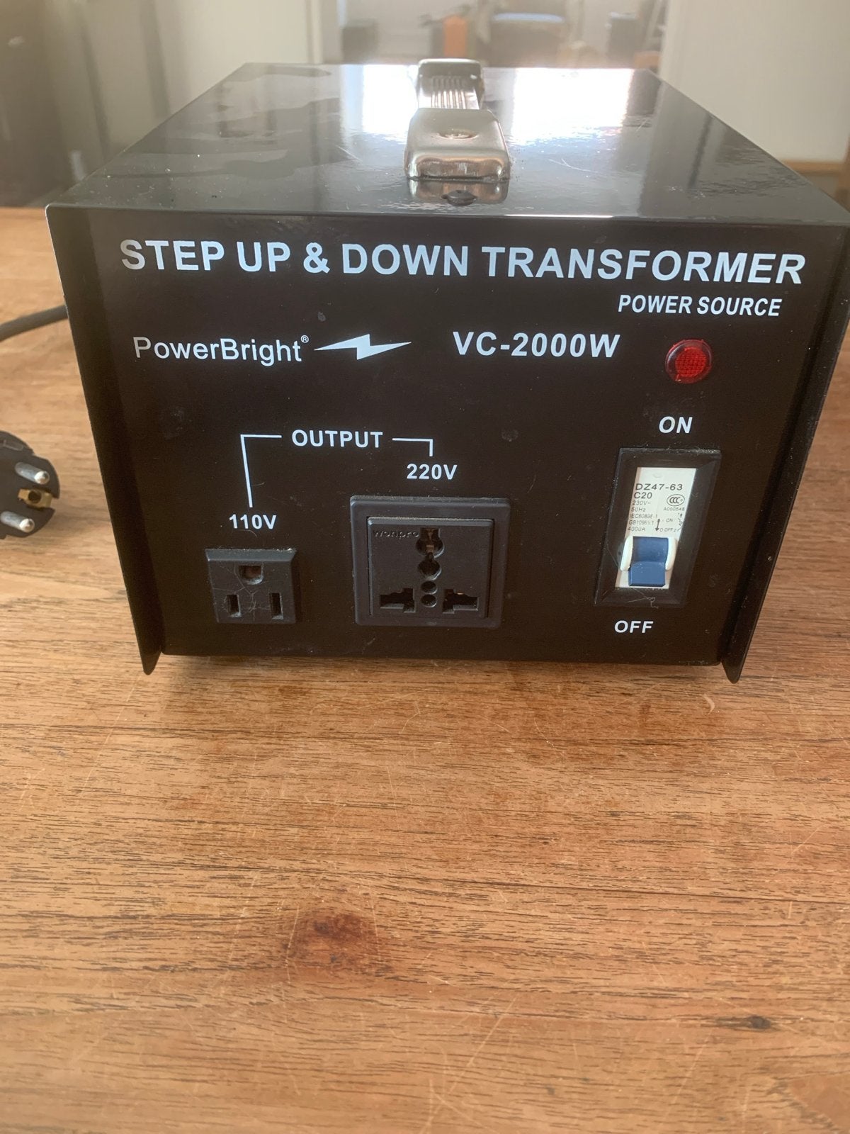 PowerBright VC-2000W Step Up & Down Transformator, Ophalen, Zo goed als nieuw