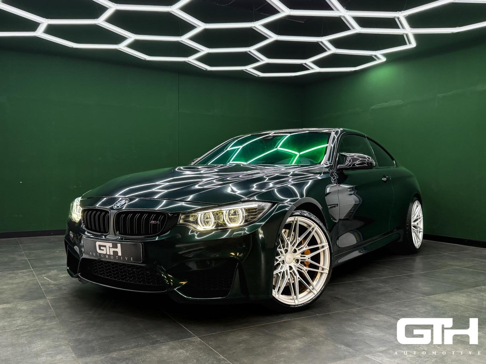 BMW 4-serie Coupé M4 Carbon | H/K | Head-up | 360-Cam | NAP, Automaat, 431 pk, 4-Serie, 4 stoelen