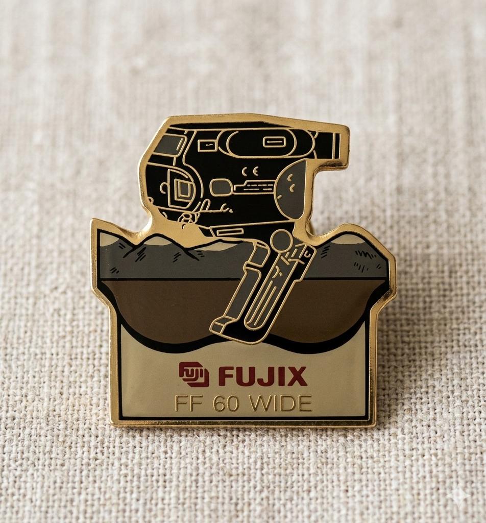 Vintage Fujix FF 60 Wide - Bruin-goud pin, Ophalen of Verzenden, Gebruikt, Merk, Speldje of Pin