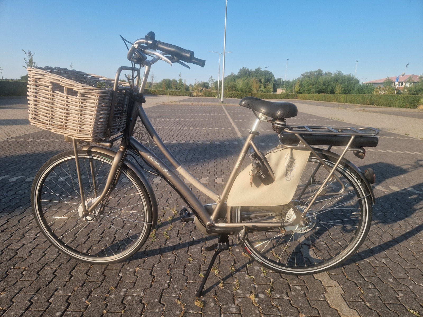ELEKTRISCHE FIETS SPARTA COUNTRY TOUR (GOEDE ACCU), Ophalen, Zo goed als nieuw, Sparta