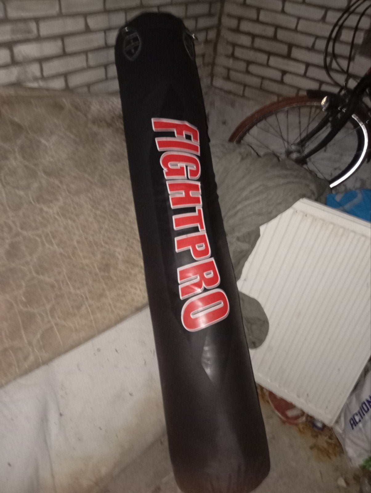Fightpro bokszak met kettingen, Ophalen