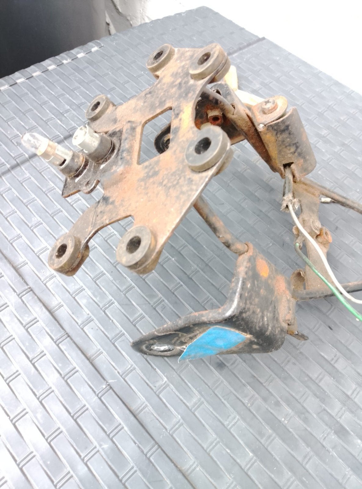 Honda CB50J koplamp houder, koplamp bevestiging, Ophalen of Verzenden, Gebruikt, Koplamp, Overige merken