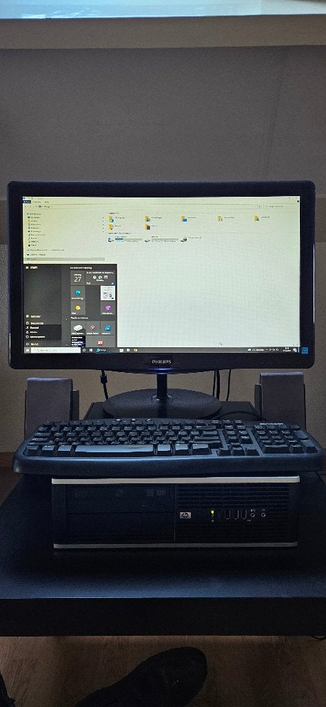 Desktop compleet, Computers en Software, Desktop Pc's, Minder dan 4 GB, Met monitor, Minder dan 2 Ghz, Ophalen of Verzenden