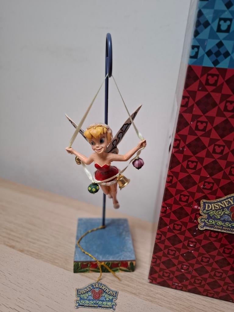Tinker Bell 'Let the Season Ring' Disney Traditions beeldje, Verzamelen, Ophalen of Verzenden, Peter Pan of Pinokkio, Zo goed als nieuw