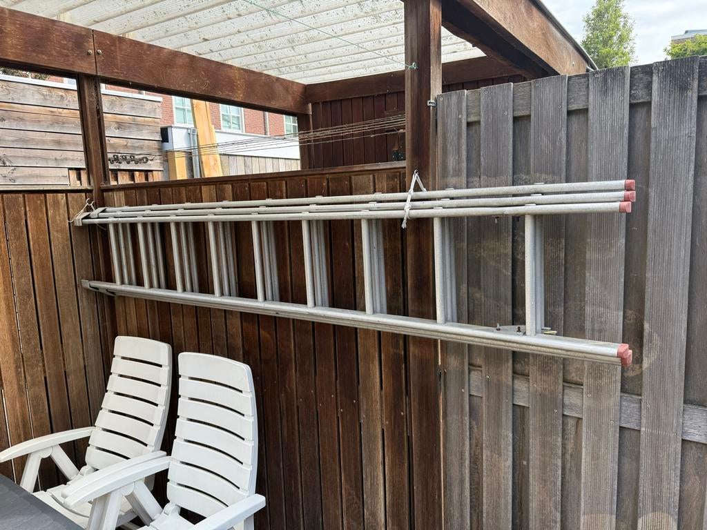 Degelijke ladder met 9 treden, in keurige staat, Ophalen, Gebruikt, Ladder, 2 tot 4 meter