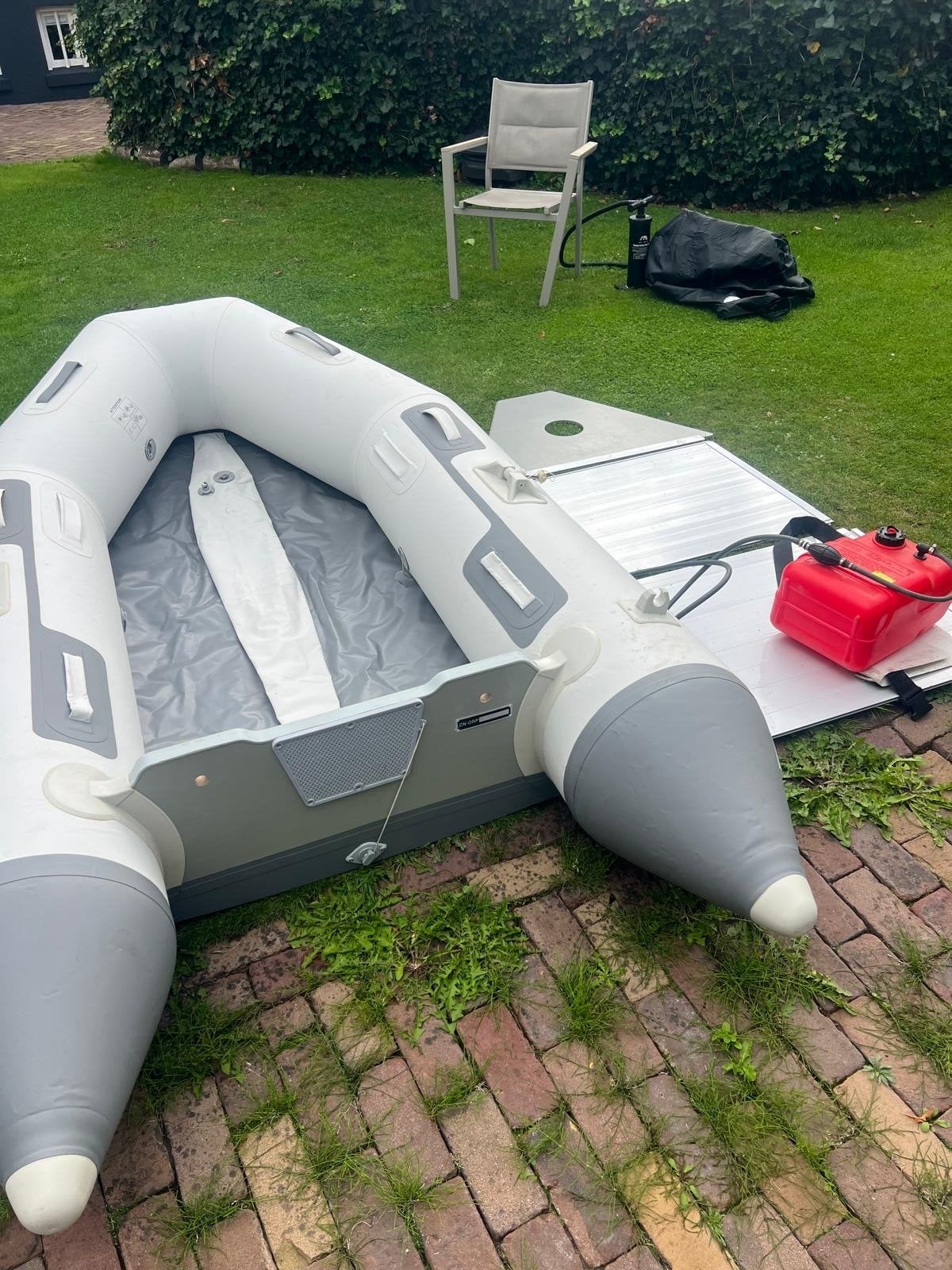 Foto 3 van Aqua Marina opblaasboot met Mercury 4-takt buitenboordmotor