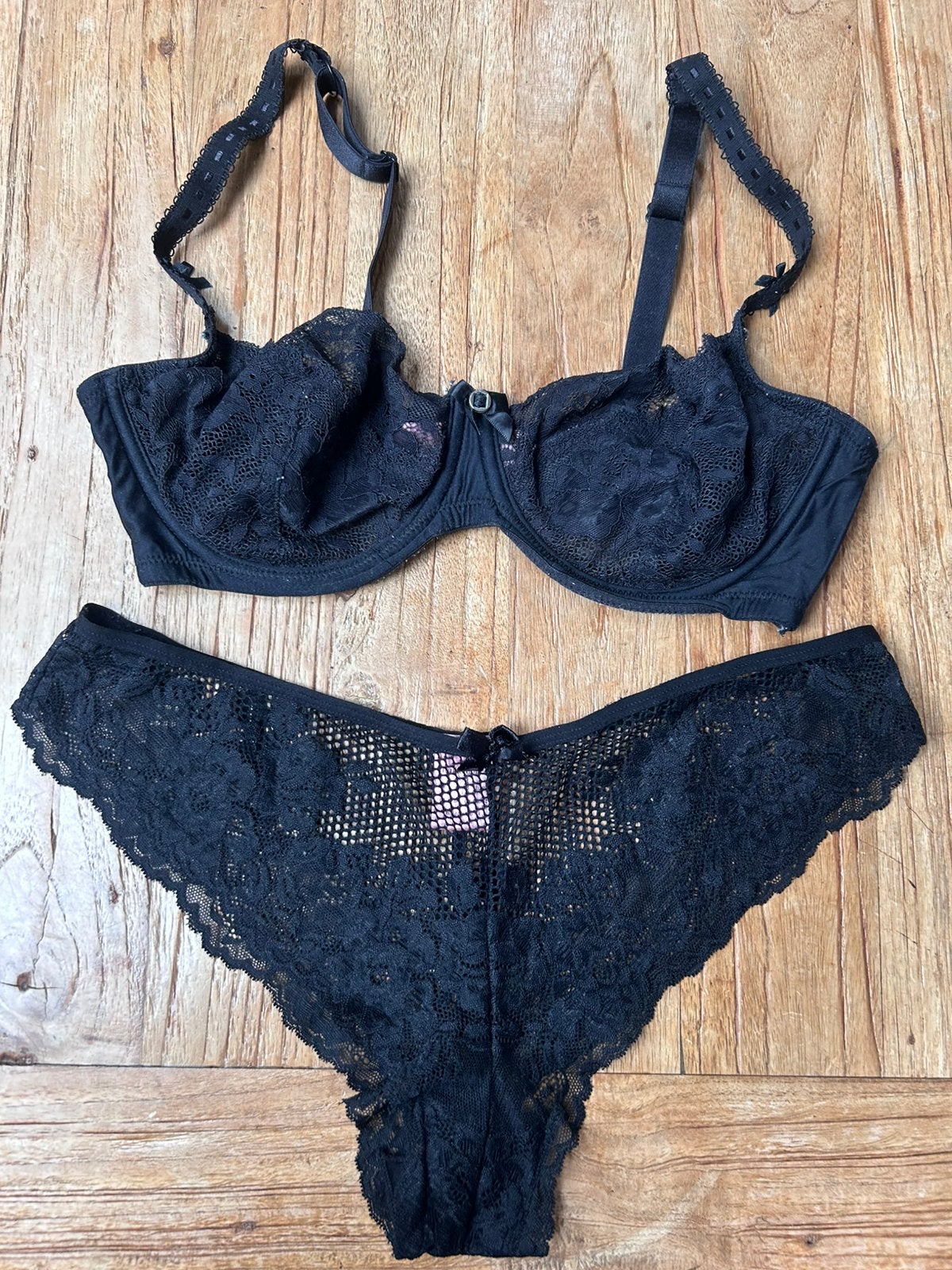 Hunkemöller lingerie setje zwart BH 75E, broekje L, Ophalen of Verzenden, Zwart, Setje