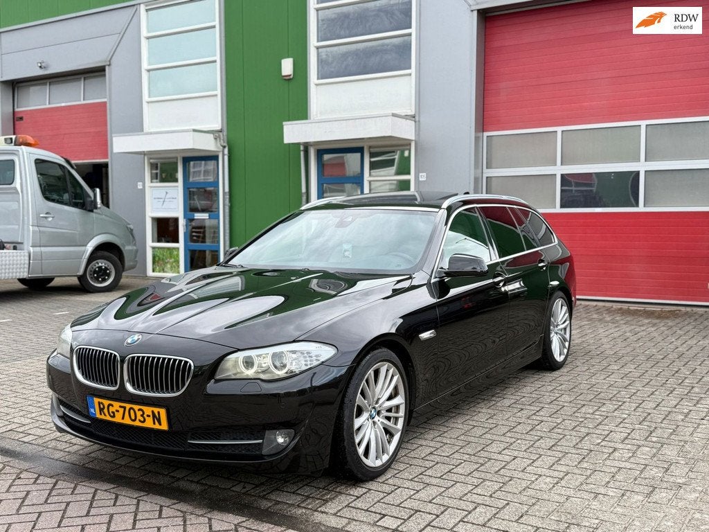 BMW 5-serie Touring 535d Individual High Executive Pano PDC, Auto's, Automaat, Euro 5, Gebruikt, Beige