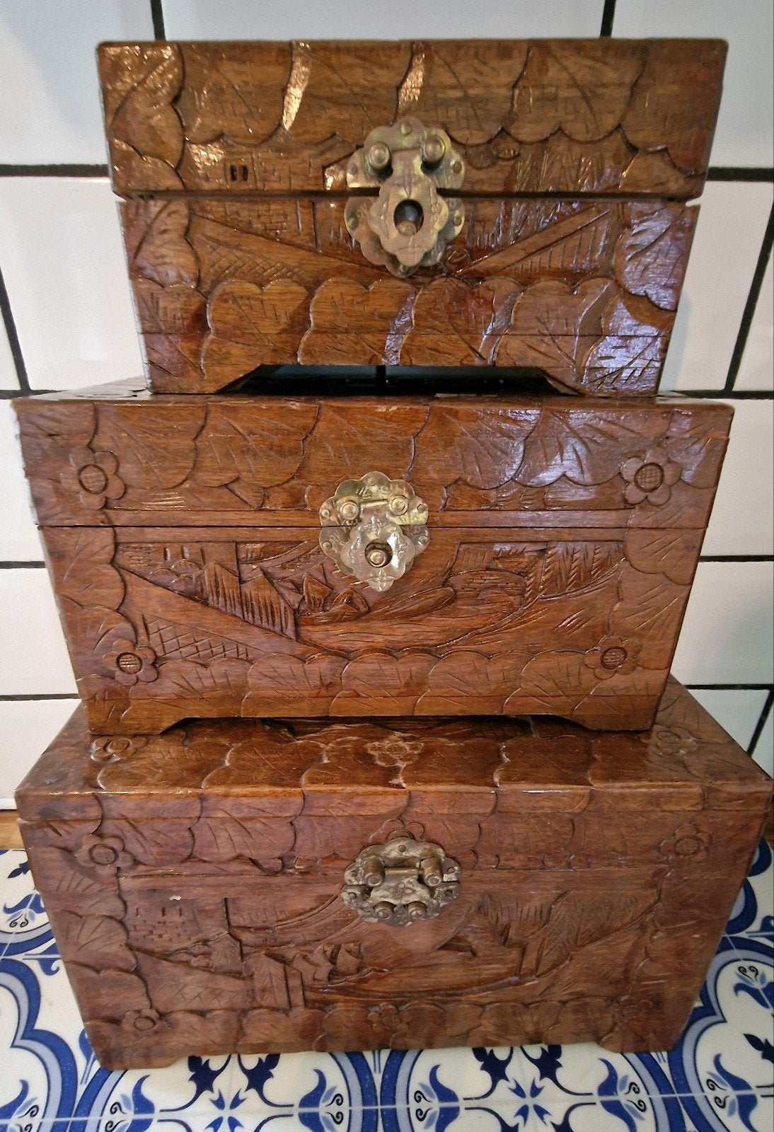 “Vintage handgesneden houten kistjes, Oosterse stijl, set va, Antiek en Kunst, Kunst | Niet-Westerse kunst, Ophalen of Verzenden