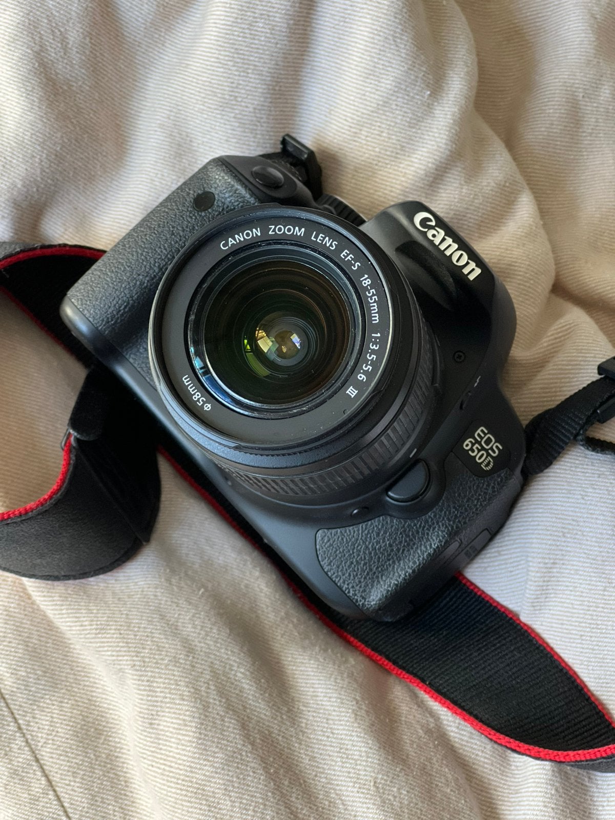 Canon EOS 650D + Canon EF-S 18–55mm f/3.5–5.6 III., Ophalen of Verzenden, Zo goed als nieuw, Canon, Minder dan 4 keer