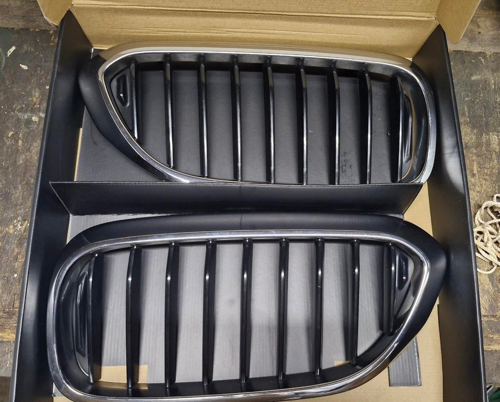 Grille set voor BMW 5 serie  G30 G31 (2017-2020), Gebruikt, Voor, Ophalen of Verzenden, Bumper
