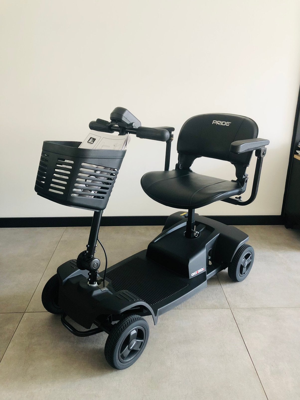 NIEUWE opvouwbare scootmobiel GOGO PRIDE 4wiel, 10 km/u of minder, Pride, Nieuw, Ophalen of Verzenden