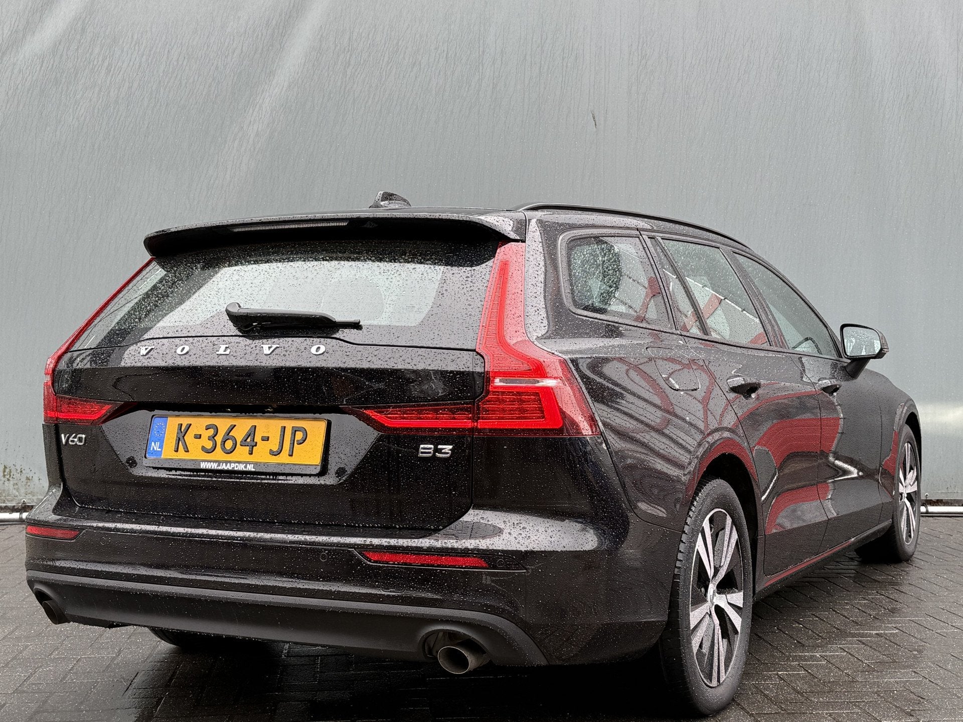 Volvo V60 BWJ 2021 2.0 B4 200 PK Momentum Advantage AUTOMAAT, Stof, Euro 6, 4 cilinders, 1969 cc