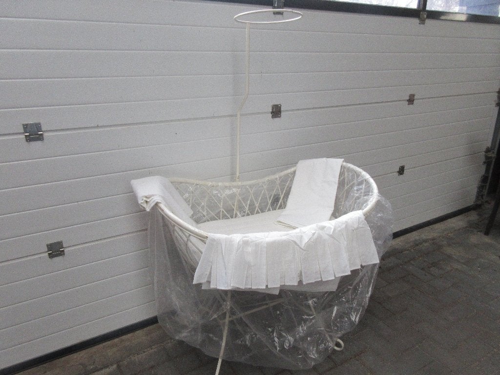oude mooie brocante wieg ijzer met riet/bamboe en bekleding, Ophalen, Gebruikt, Wieg