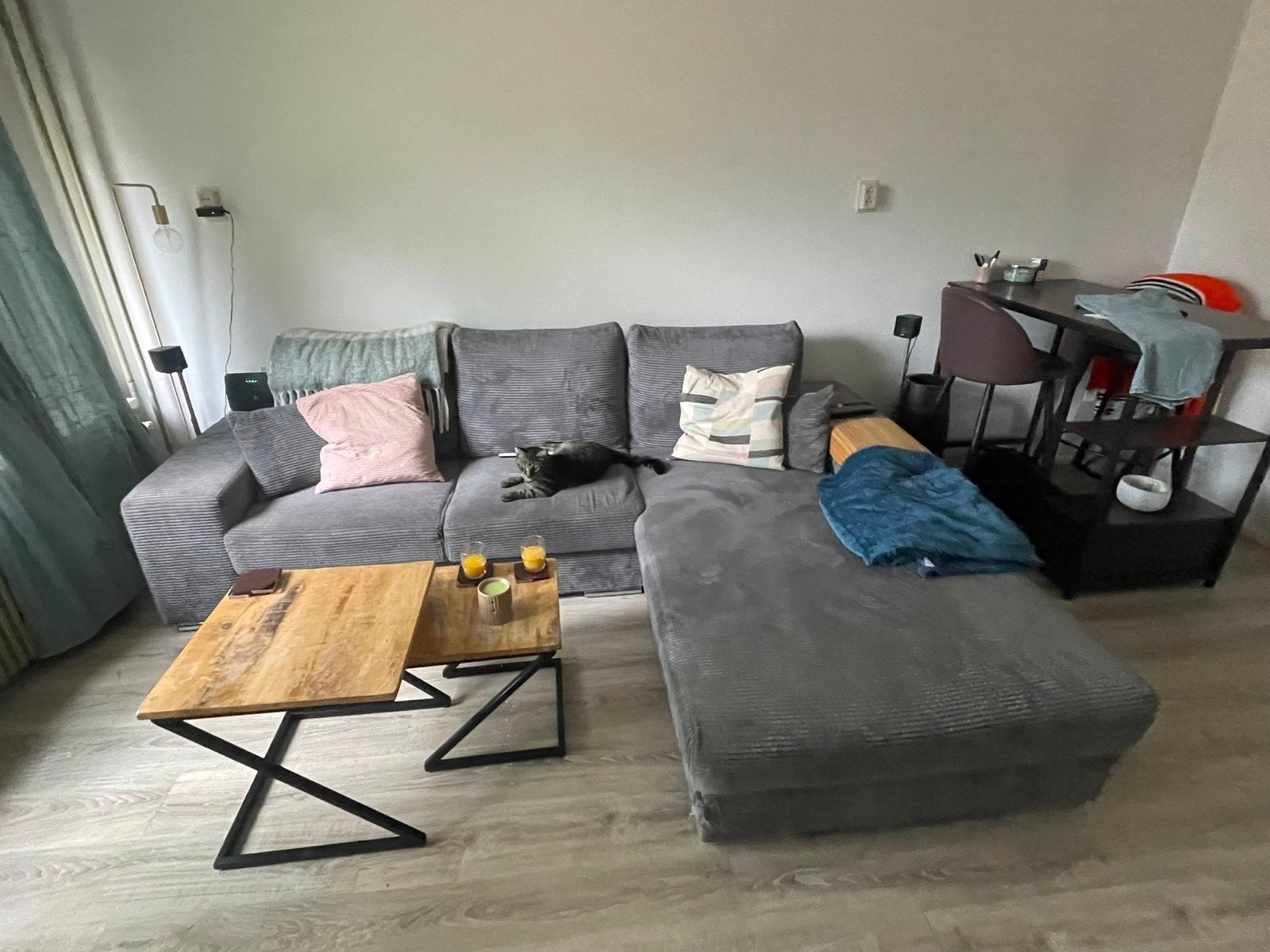 Grijze hoekbank ribstof, Huis en Inrichting, Banken | Bankstellen, Ophalen, 250 tot 300 cm, Gebruikt, 100 tot 125 cm