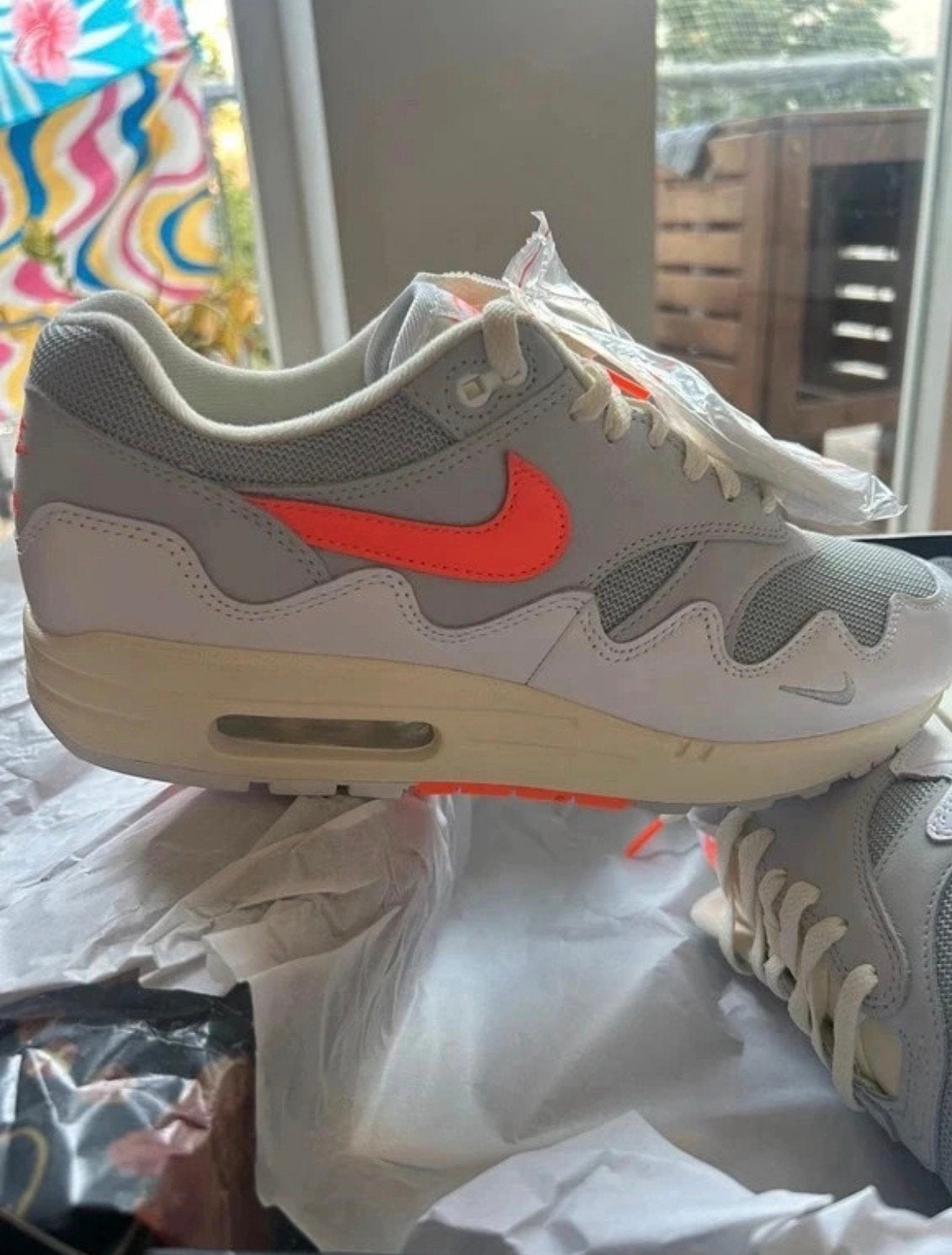 Nike Air Max 1 Patta - White Hyper Crimson - maat 44,5, Wit, Nieuw, Ophalen of Verzenden, Sneakers of Gympen