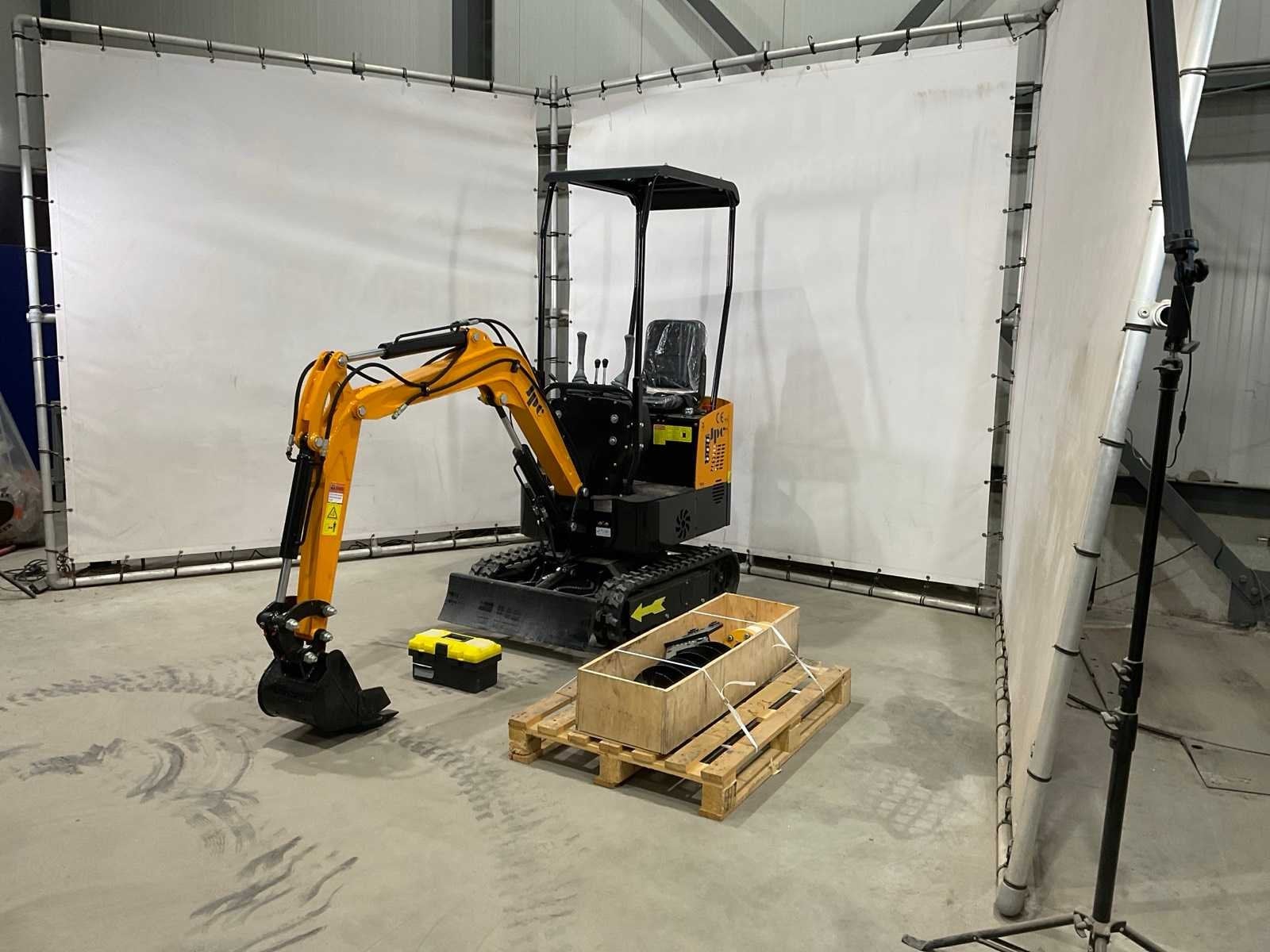 JPC - 2025 - HT12 - Minigraafmachine met grondboor, Zakelijke goederen, Graafmachine
