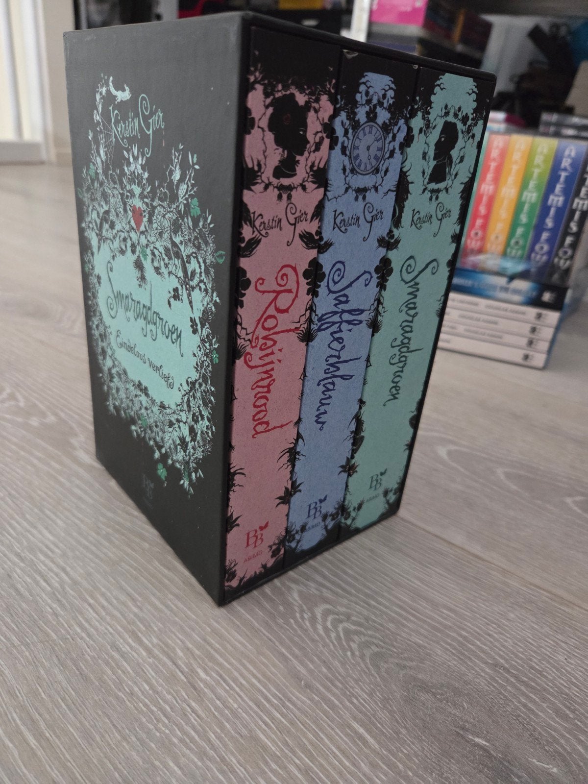 Kerstin Gier - Eindeloos verliefd - Boxset 1 tm.3, Ophalen of Verzenden, Zo goed als nieuw