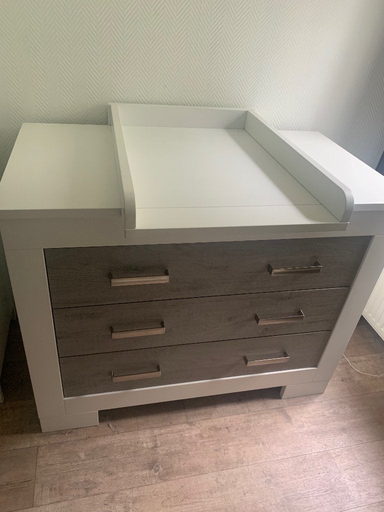 TWF commode, meegroeibed/ledikant met matras, Ophalen, Zo goed als nieuw, Ledikant