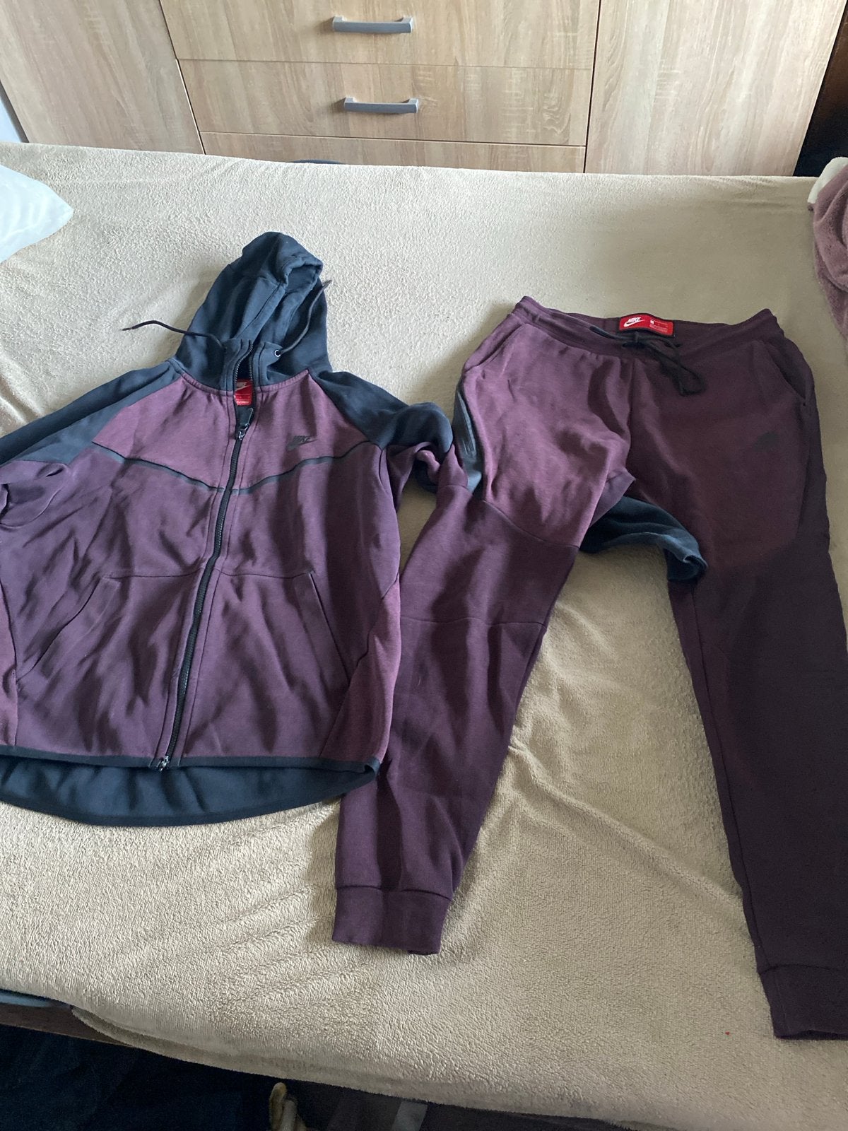 Nike Tech Fleece Trainingspak - Paars/Zwart, Maat 48/50 (M), Paars, Ophalen of Verzenden, Gedragen