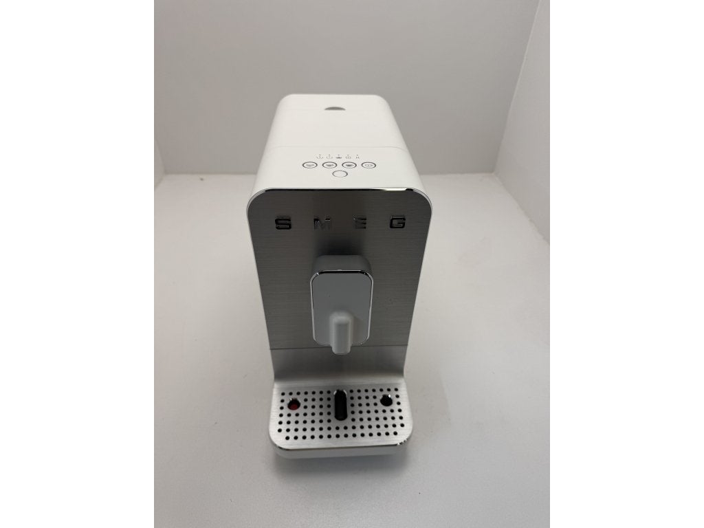 SMEG BCC11 volautomatische koffiemachine - Retourdeal, Info@mystore.nl, Afneembaar waterreservoir, Espresso apparaat, Zo goed als nieuw