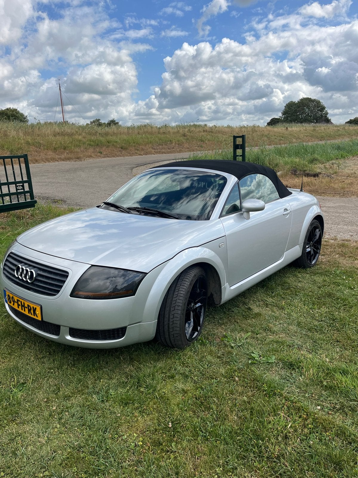Audi TT 1.8 T Roadster 132KW 2000 Grijs, Auto's, TT, Stoelverwarming, Cabriolet, 179 pk