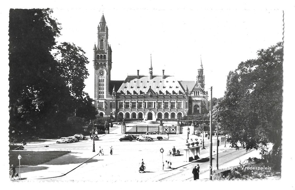 AK Den Haag - Vredespaleis, Verzamelen, Ansichtkaarten | Nederland, Ophalen of Verzenden, 1940 tot 1960, Ongelopen, Zuid-Holland