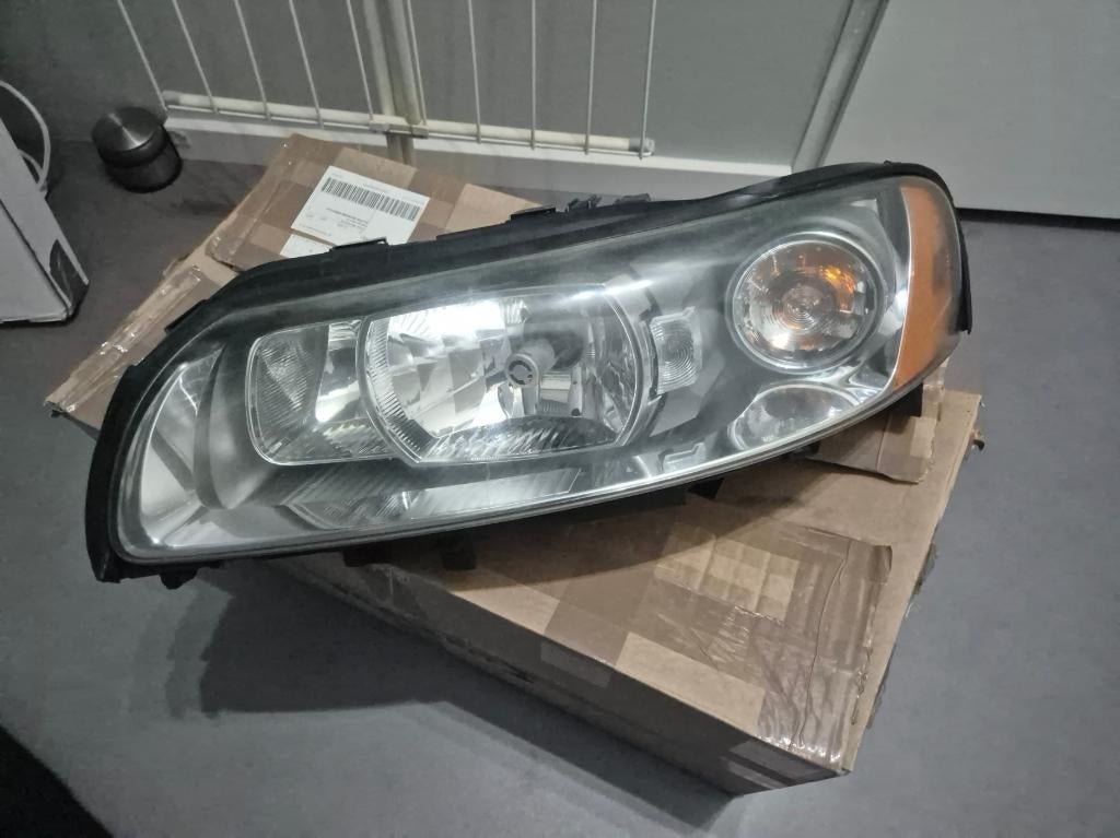 Xenon koplamp Volvo V70/XC70 (2004-2008) 30784248, Ophalen of Verzenden, Gebruikt, Volvo