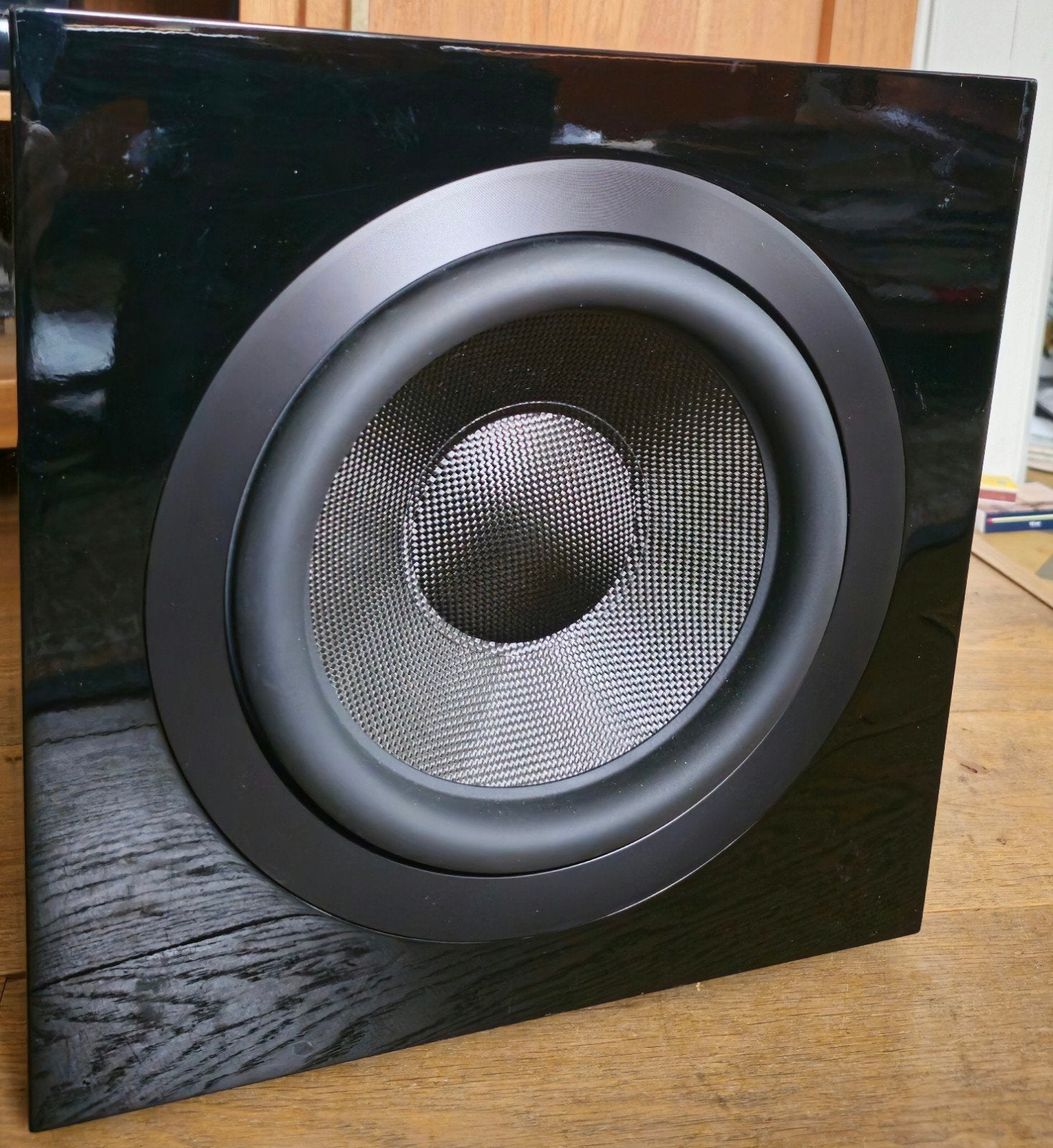 B&W DB4s 1000 watt Aerofoil 26 kg topper, izgst, garantie !, 150 watt of meer, Gebruikt, Subwoofer, B&W