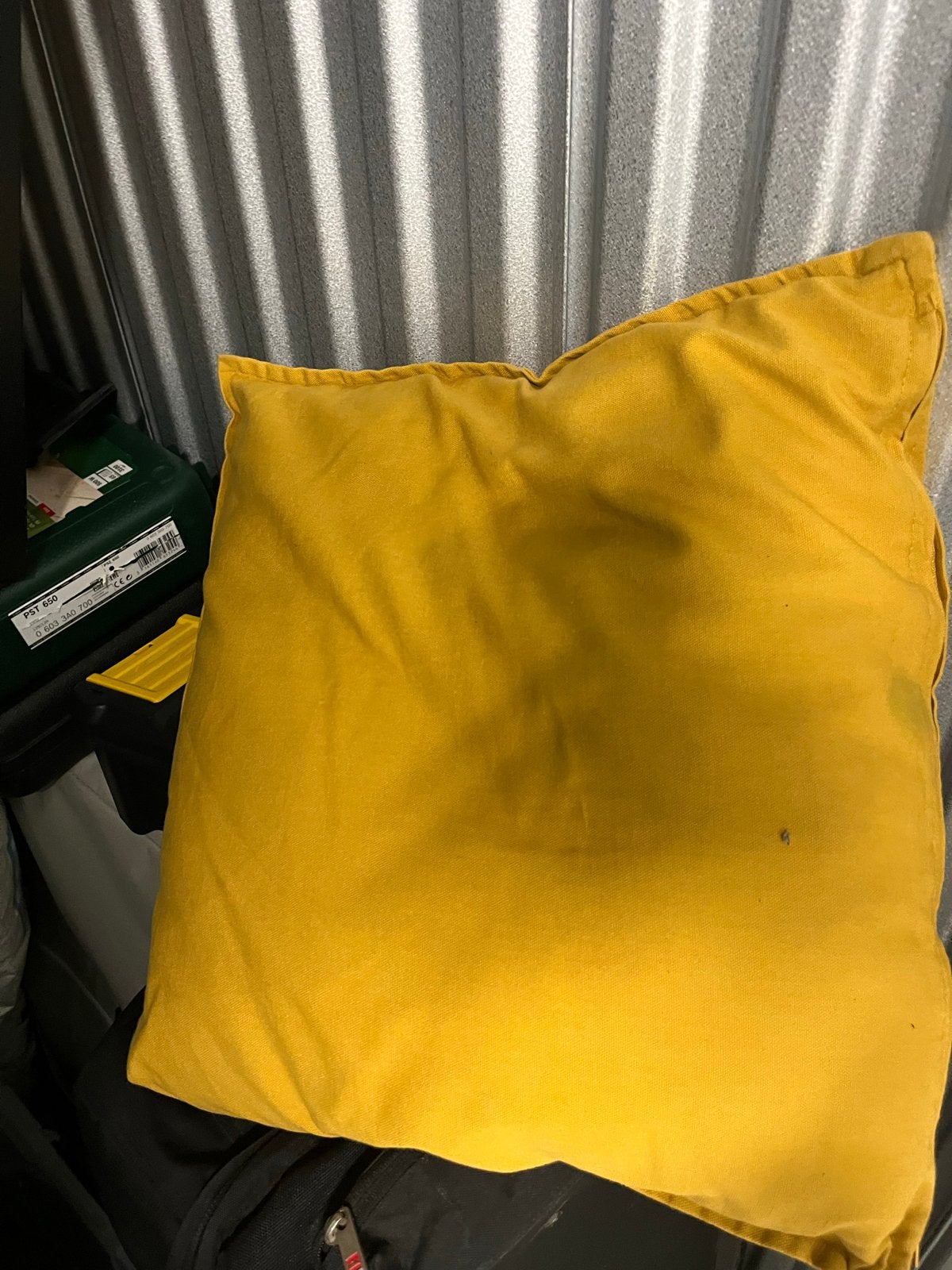 2 gele kussens, Ophalen, Gebruikt, Geel, Vierkant