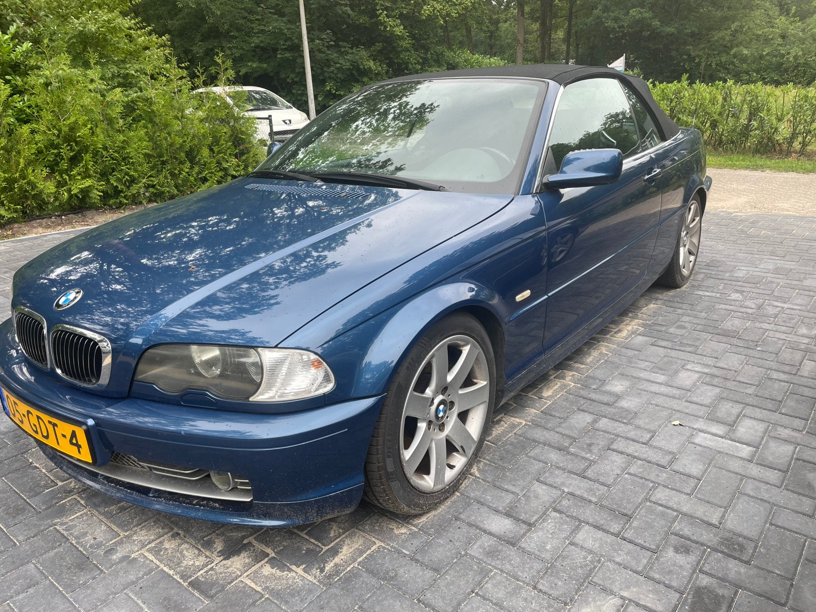 BMW 3-Serie 330 automaat cabrio, Auto's, Zwart, 1595 kg, Cabriolet, Elektrische ramen