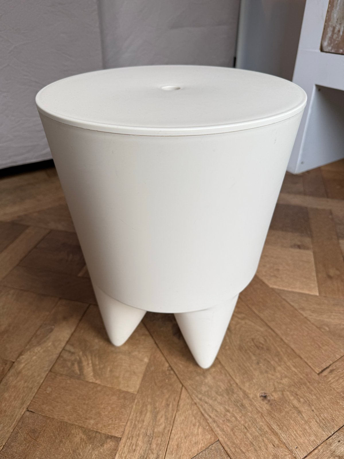Starck XO Krukje/Bijzettafel - Gebroken Wit Kunststof, Gebruikt, Kunststof, Ophalen of Verzenden, Modern