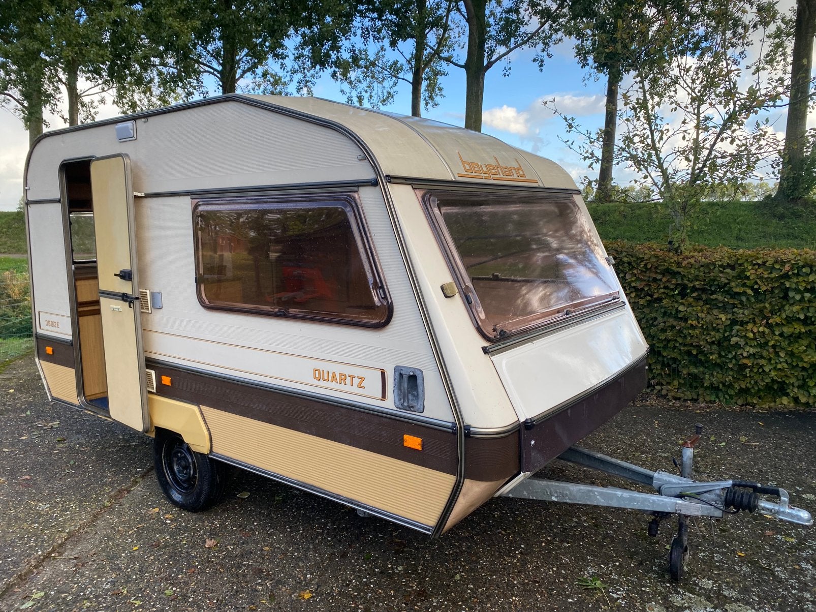 Beyerland 350, Caravans en Kamperen, Rondzit, Particulier, Tot en met 4, 500 - 750 kg