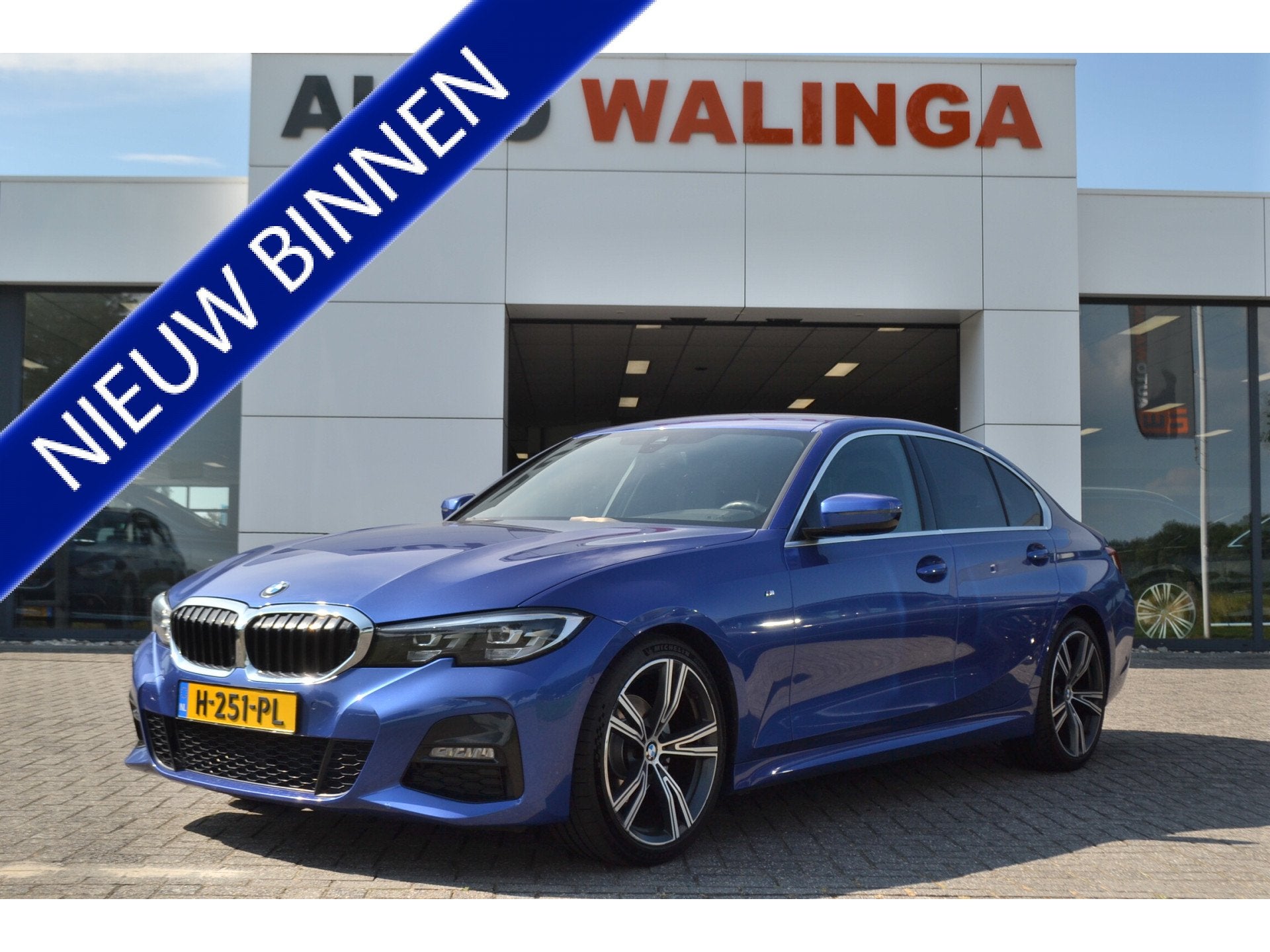 BMW 3-serie 320i M Sport Pakket | Achteruitrijcamera | Carpl, Automaat, 1998 cc, Achterwielaandrijving, 4 cilinders