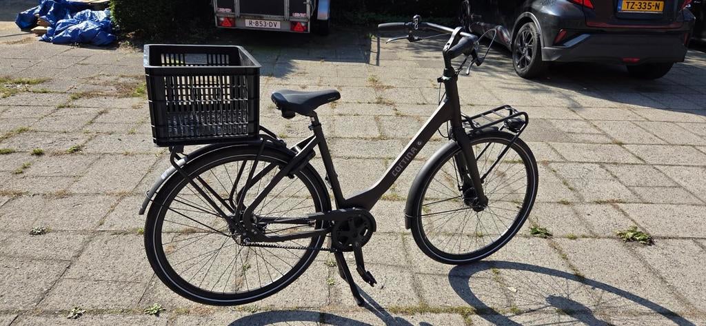 Cortina damesfiets met krat, Fietsen en Brommers, Ophalen, Zo goed als nieuw