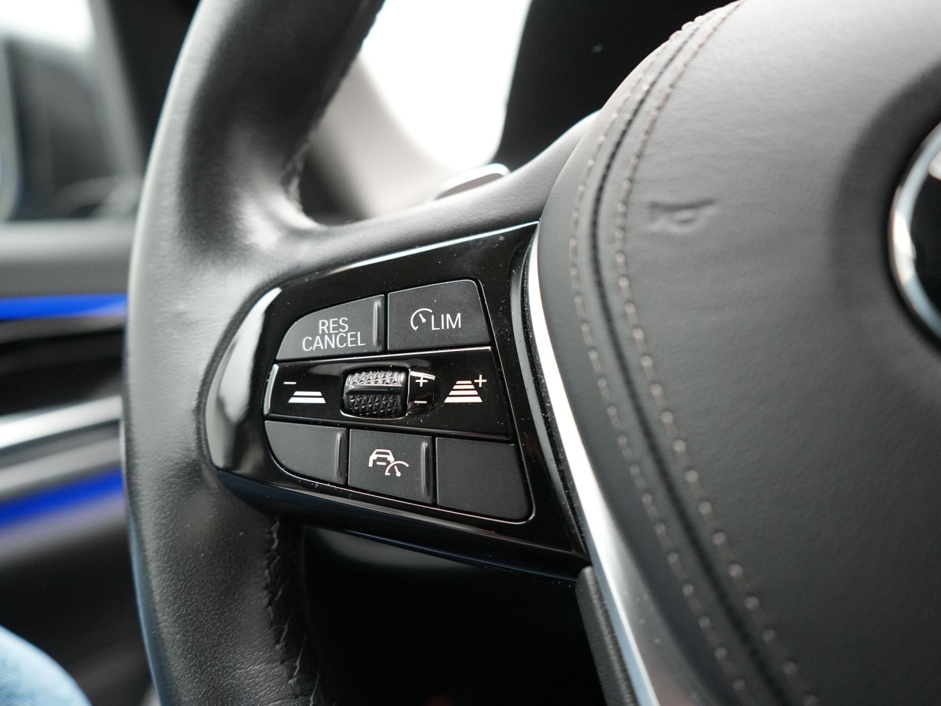 Foto 10 van BMW 5 Serie 530e iPerformance Sportline PHEV 252pk | Adaptiv