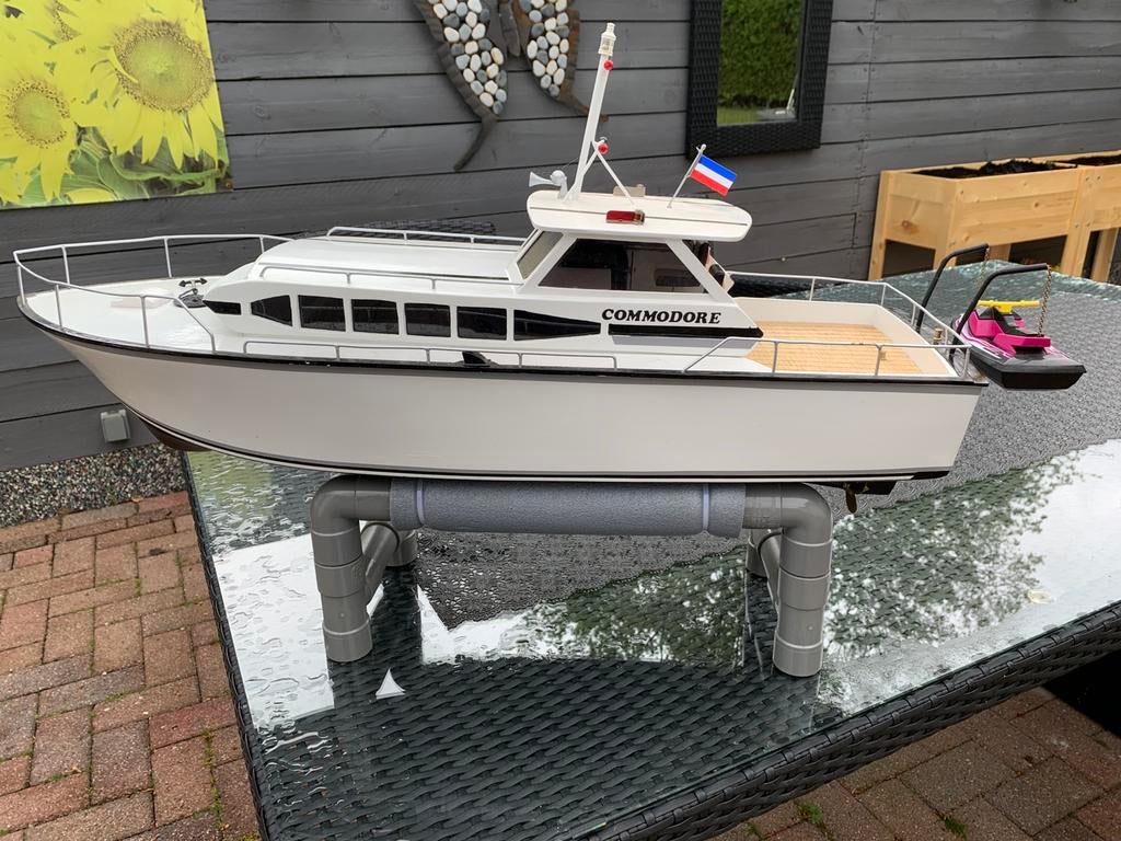 Graupner Commodore., Hobby en Vrije tijd, Modelbouw | Boten en Schepen, Ophalen, Gebruikt