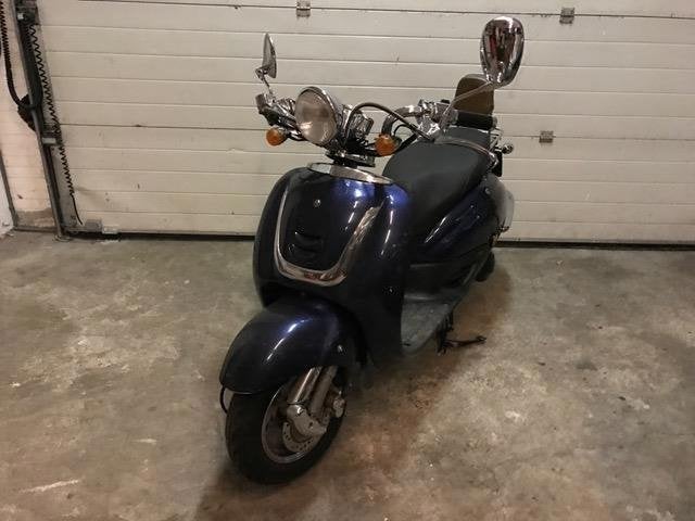Znen Snorscooter Grande retro ZN50QT-E, Fietsen en Brommers, Overige merken, Gebruikt, Benzine