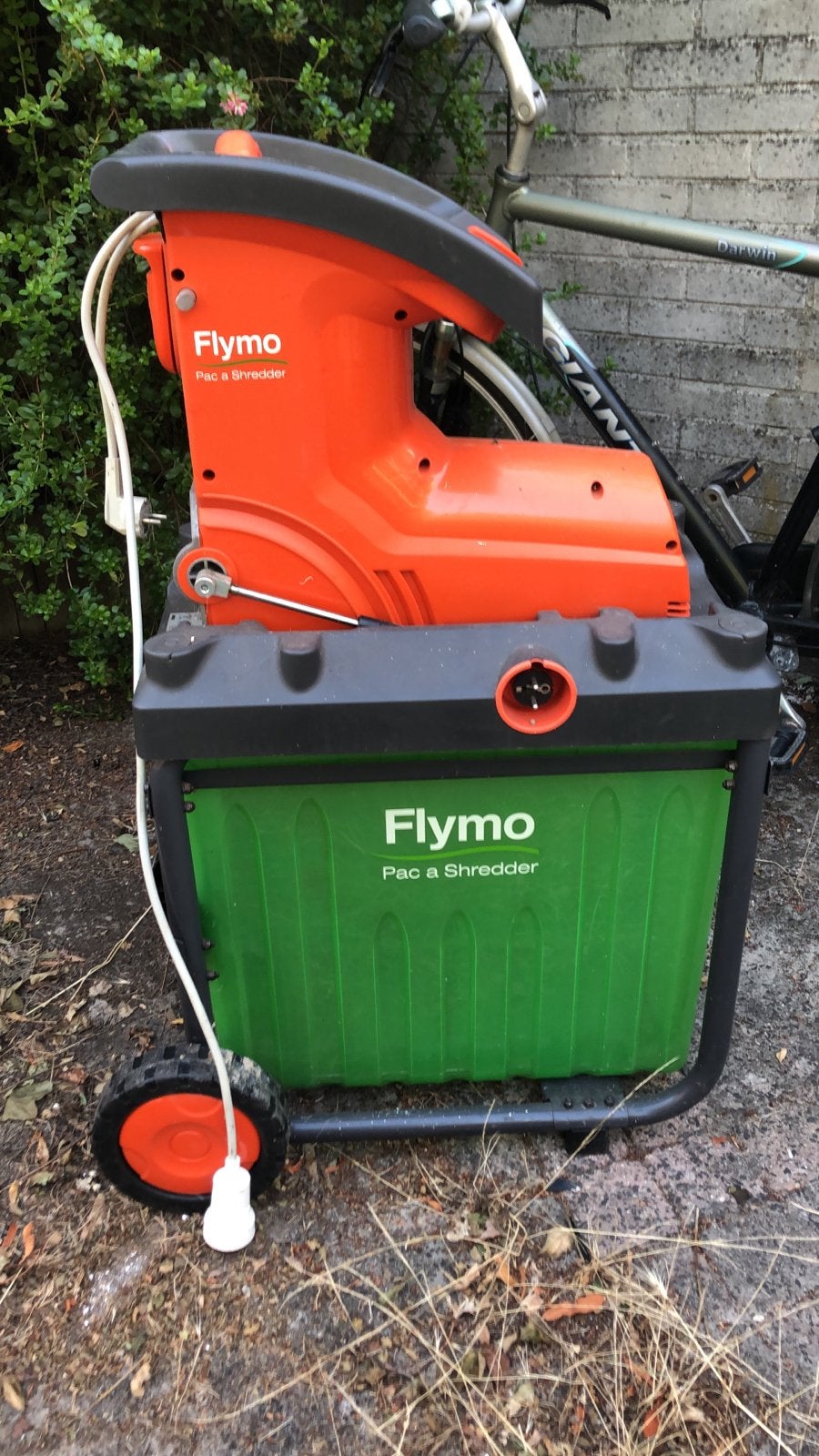 Flymo Pac a Shredder - Krachtige elektrische hakselaar, Ophalen, Gebruikt, Elektrisch, Met opvangbak