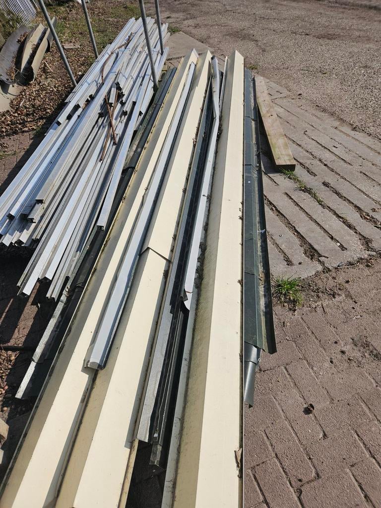 Damwand met windveer gevel, Ophalen