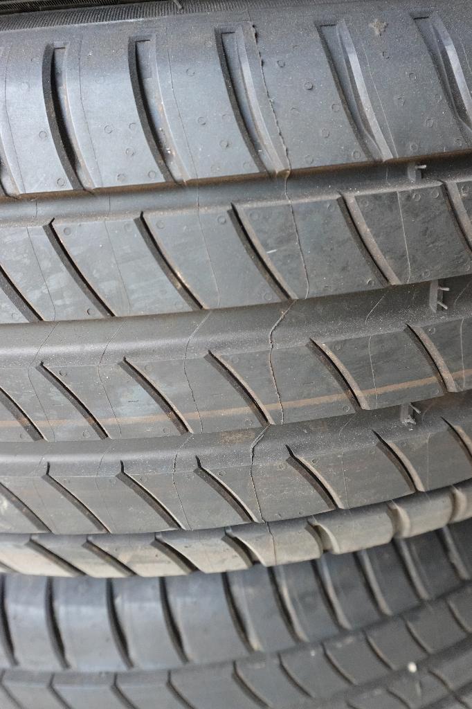 “215 65 16 Michelin. Demo.Puntjes zitten er nog op”, Auto-onderdelen, Banden en Velgen, Ophalen, 16 inch, Band(en), Personenwagen