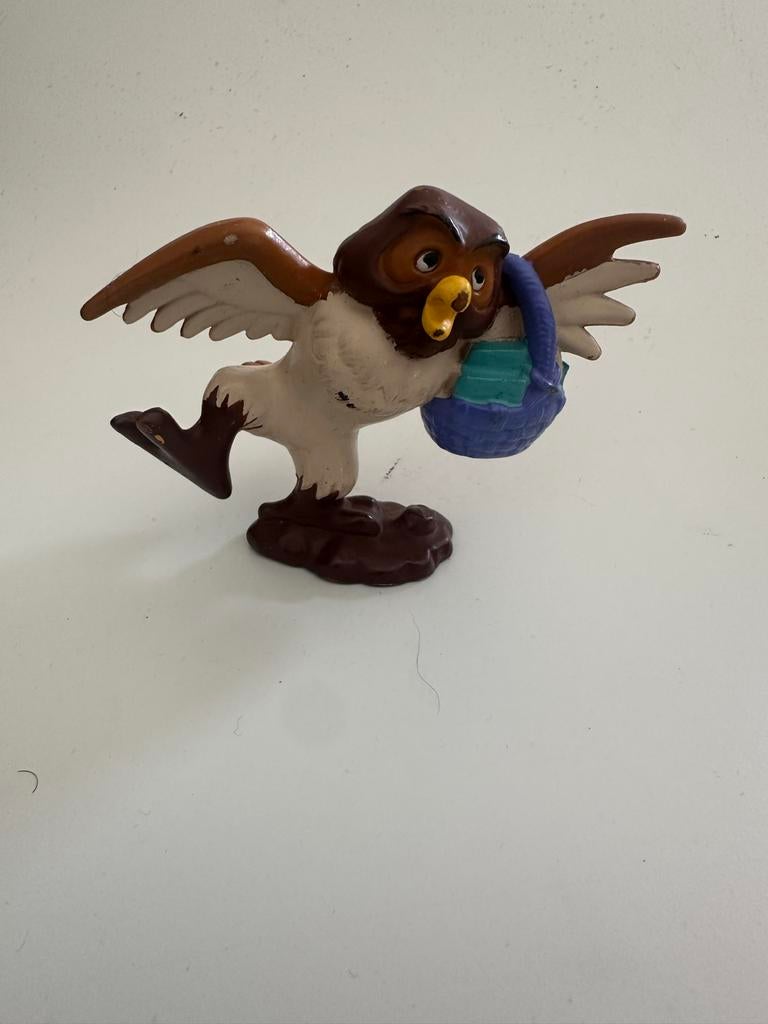 Vintage Disney Uil beeldje met mandje - Winnie de Poeh, Verzamelen, Disney, Verzenden, Winnie de Poeh of vrienden, Gebruikt, Beeldje of Figuurtje