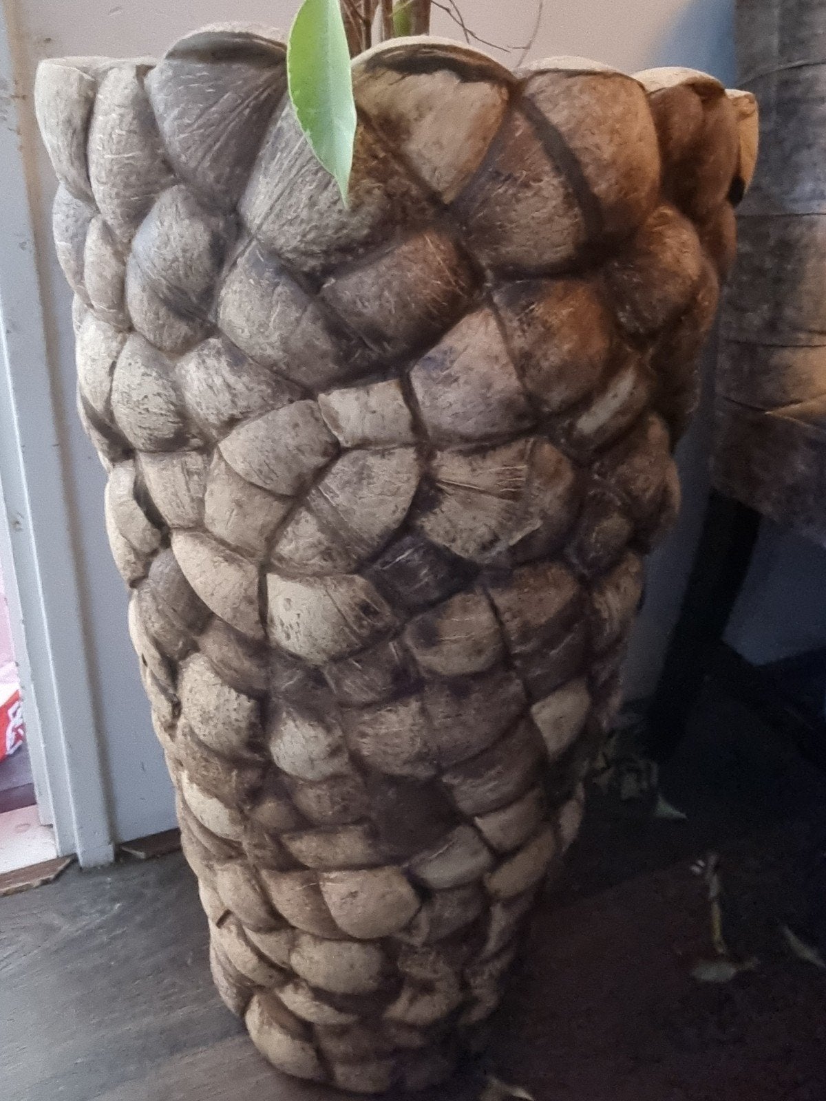 Grote bloemenvaas van kokosschillen, 90cm hoog, nieuwstaat, Huis en Inrichting, Woonaccessoires | Vazen, Overige materialen, Overige kleuren