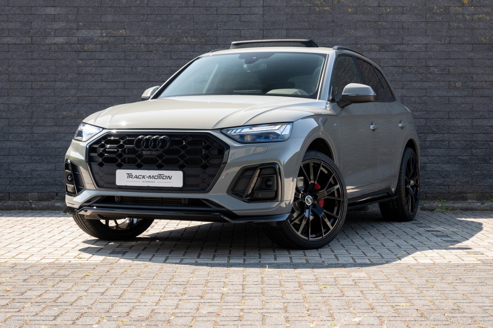 Audi Q5 50 TFSI e S edition Pano ORG NL Quantum GREY, Auto's, Audi, Automaat, Gebruikt, Euro 6, 4 cilinders