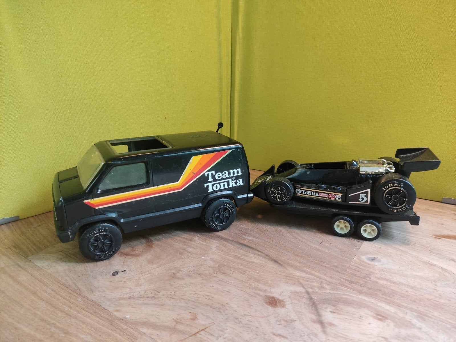 Tonka Formule 1 raceauto met trailer en busje, Ophalen of Verzenden, Gebruikt