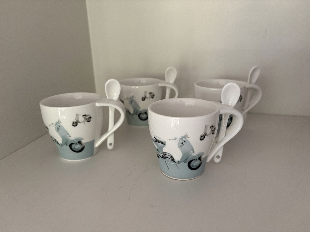 Baci Milano Servies 4 stuks Espresso kop en schotel, Overige merken, Ophalen of Verzenden, Zo goed als nieuw, Overige stijlen